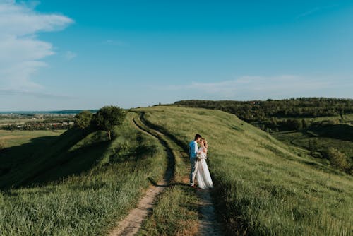 Fotobanka s bezplatnými fotkami na tému dvojica, exteriéry, idylický