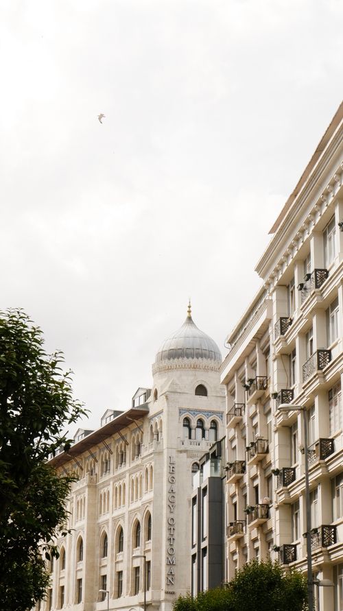 Free Beautiful architectural buildings along a street in Istanbul, Türkiye, showcasing classic design. Stock Photo