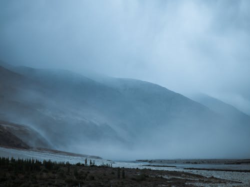 Darmowe zdjęcie z galerii z chmura, krajobraz, mgła