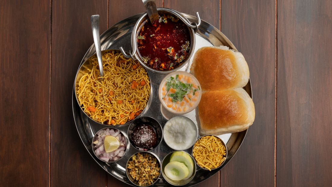 Online food delivery vegetarian thali rice bowls and Indori food in Baner Pune