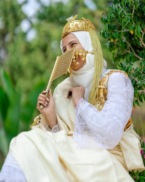 アラビア語の女性, ゴールド, ドレスの無料の写真素材