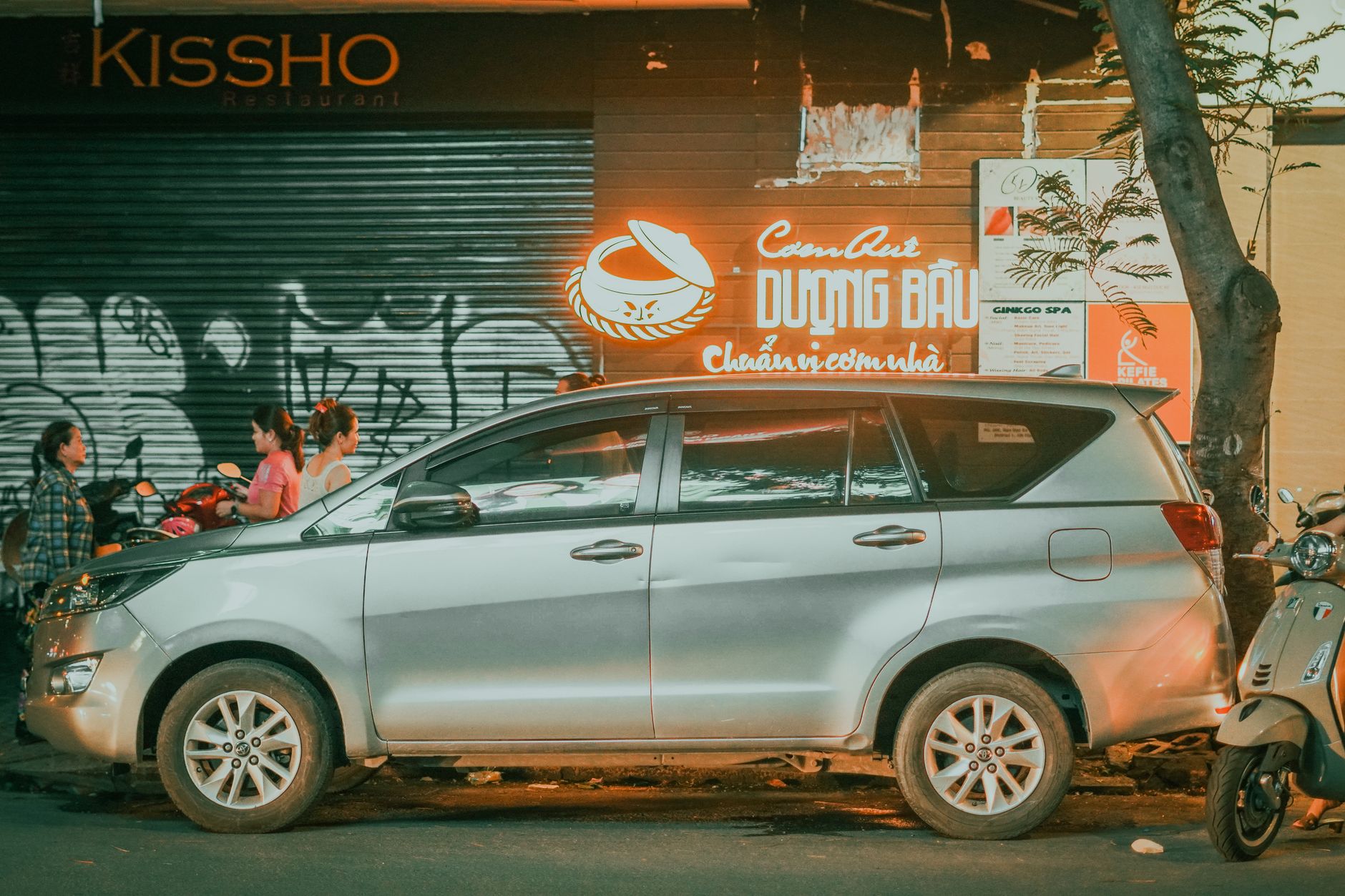 Innova atau Hiace