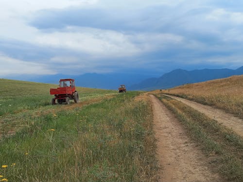 Základová fotografie zdarma na téma horské pozadí, modré hory, off-road