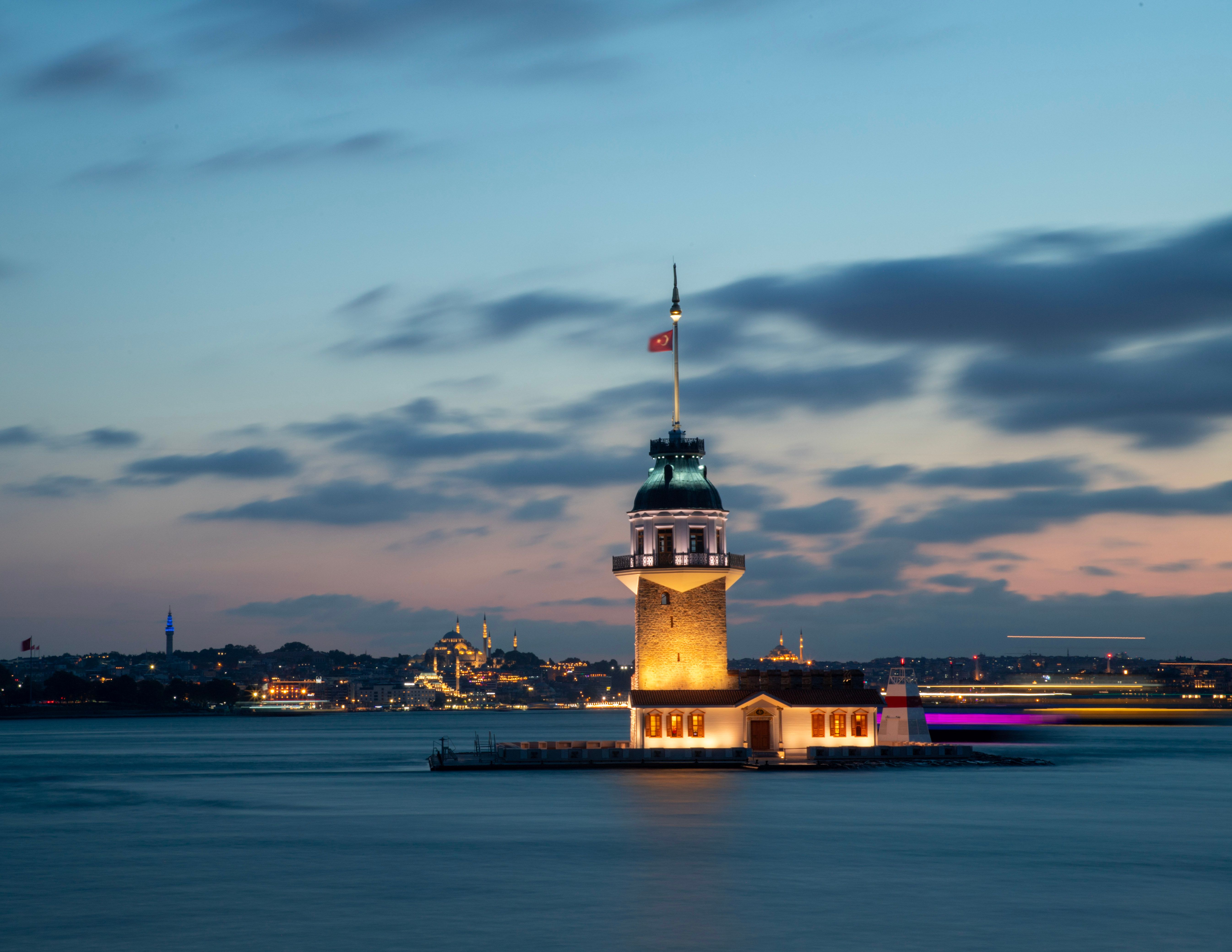 Kiz Kulesi in Istanbul at Sunset · Free Stock Photo