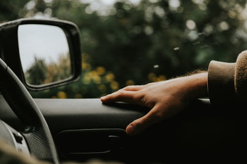 Ilmainen kuvapankkikuva tunnisteilla ajaminen, auto, kädet ihmisen kädet