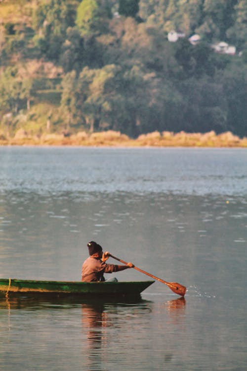 Foto profissional grátis de barco, homem, lago