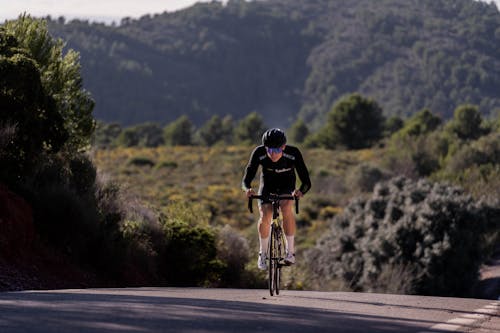 Základová fotografie zdarma na téma cyklista, jízda, jízda na kole