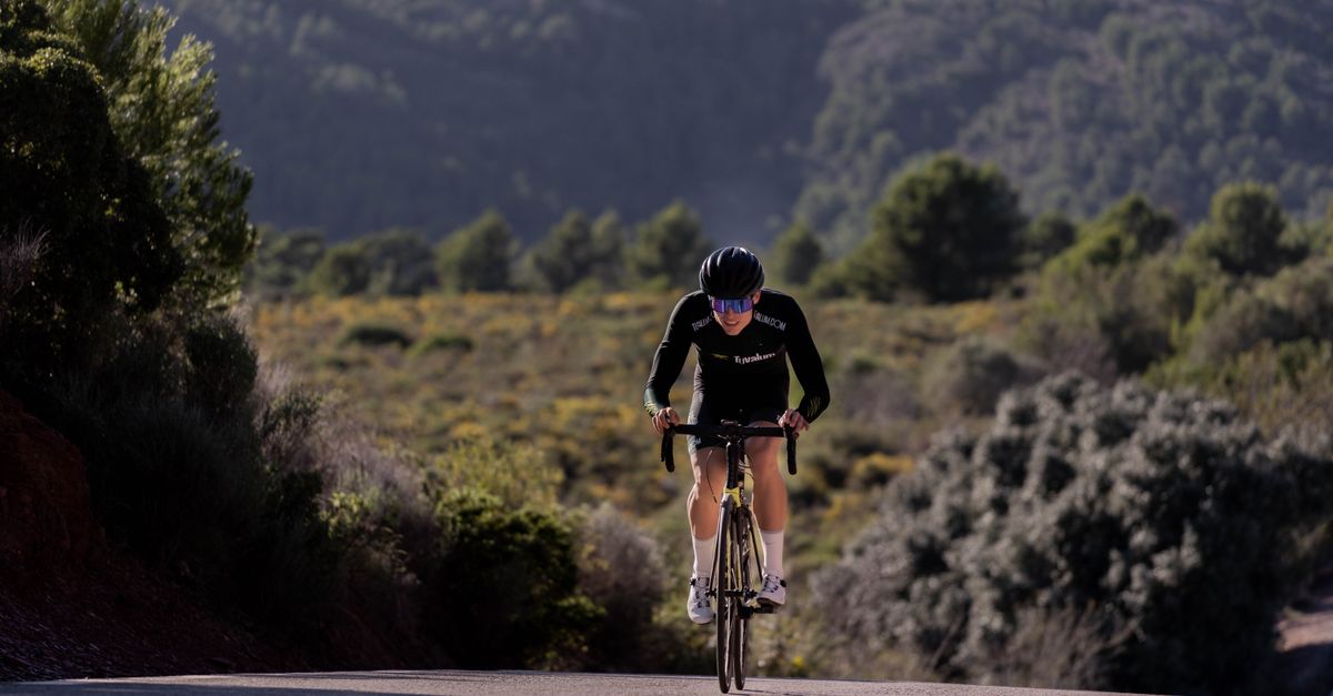 Comment bien choisir son matériel de cyclisme pour débutants