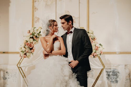 Foto profissional grátis de cabelo curto, casamento, cerimônia