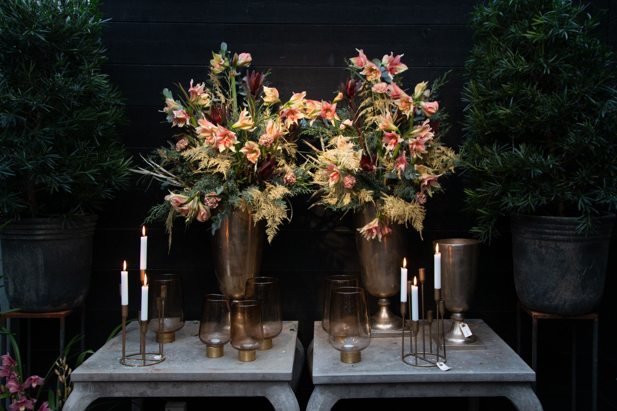 Cérémonie de mariage romantique fleurie