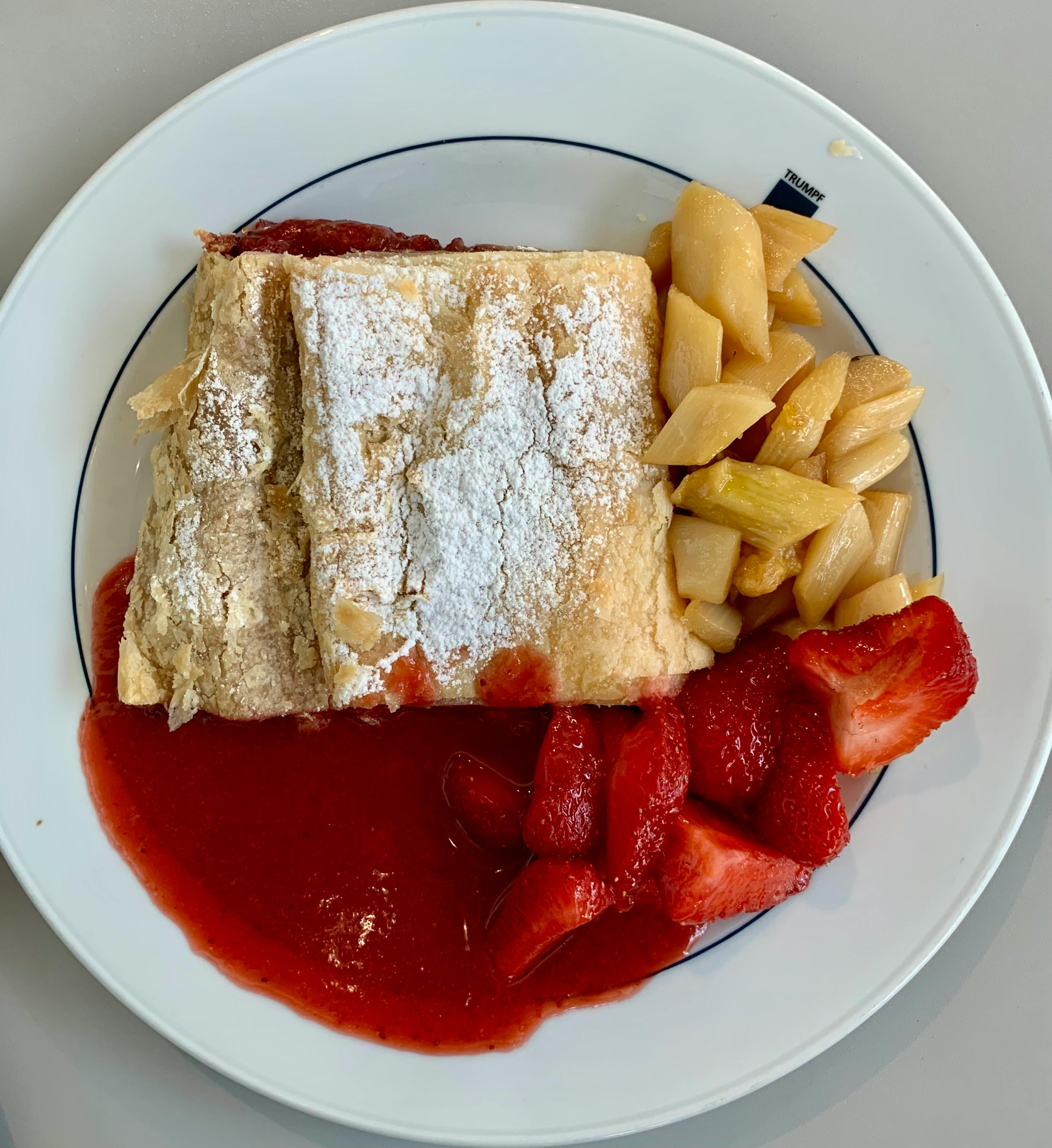 Low Sugar Strawberry Compote