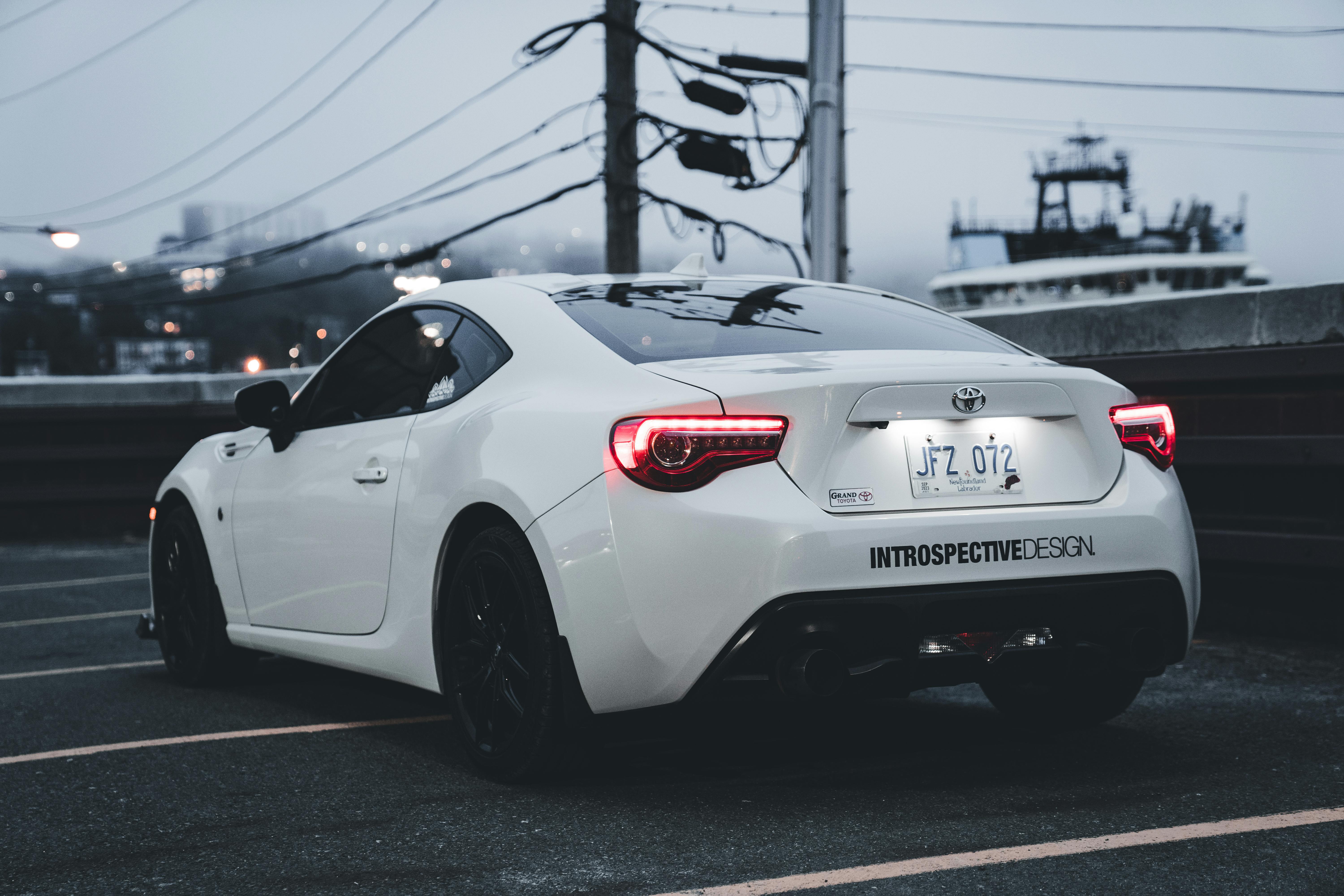 Toyota recall republished in error: Transport Canada — Photo by Erik Mclean on Pexels