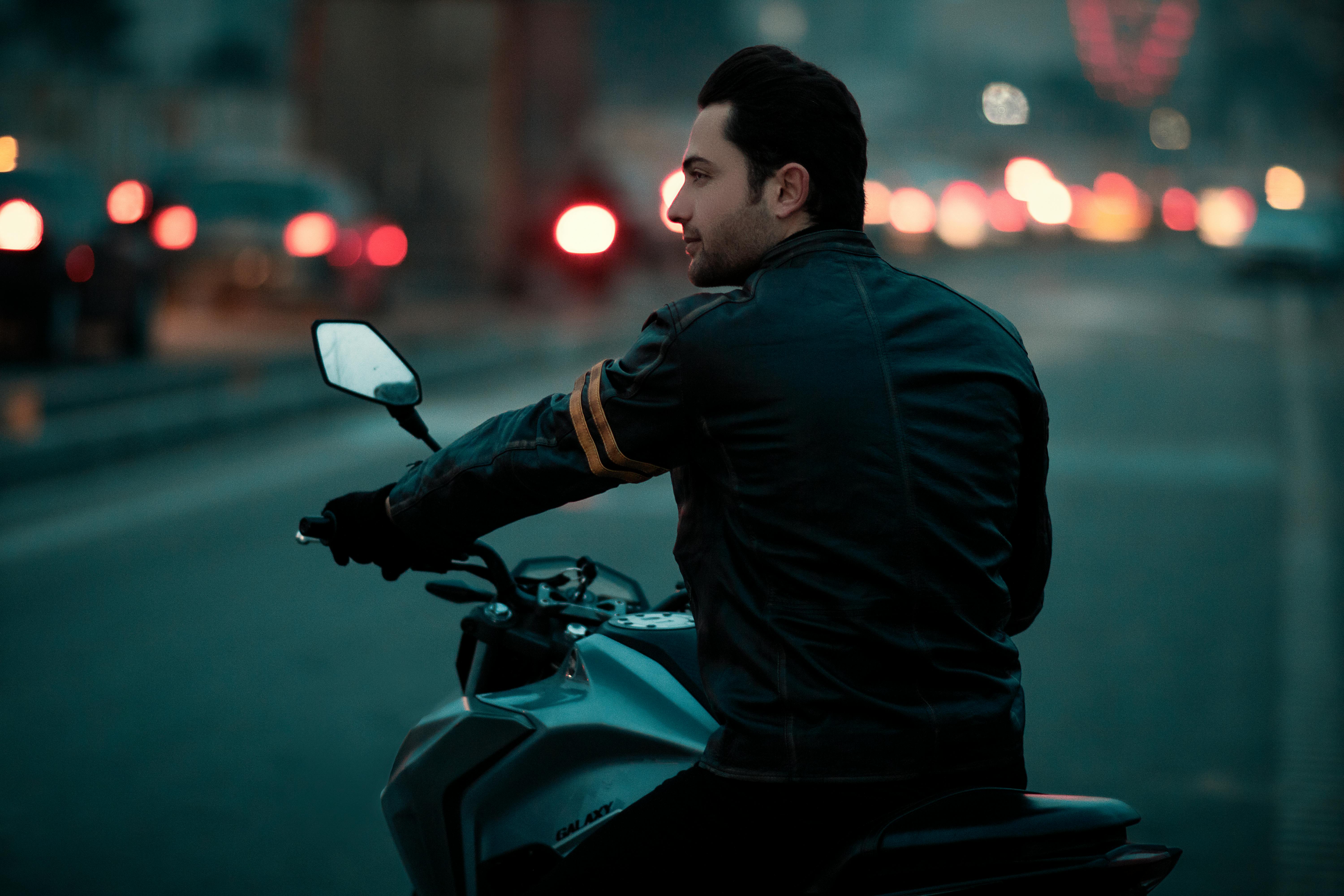 bezplatná Základová fotografie zdarma na téma Asie, biker, časopis vogue Základová fotografie