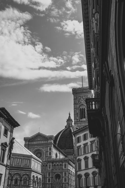 Free A dramatic black and white capture of the Florence Cathedral in Italy. Stock Photo