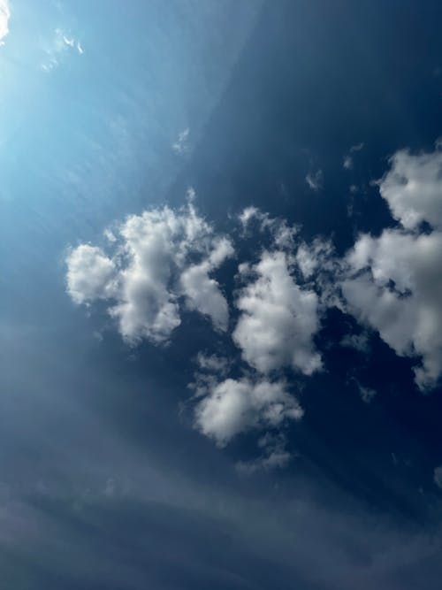 Ingyenes stockfotó fehér felhők, függőleges lövés, időjárás témában