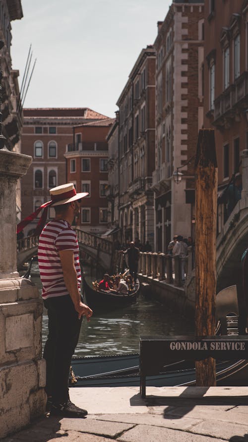 Fotobanka s bezplatnými fotkami na tému Benátky, budovy, gondola