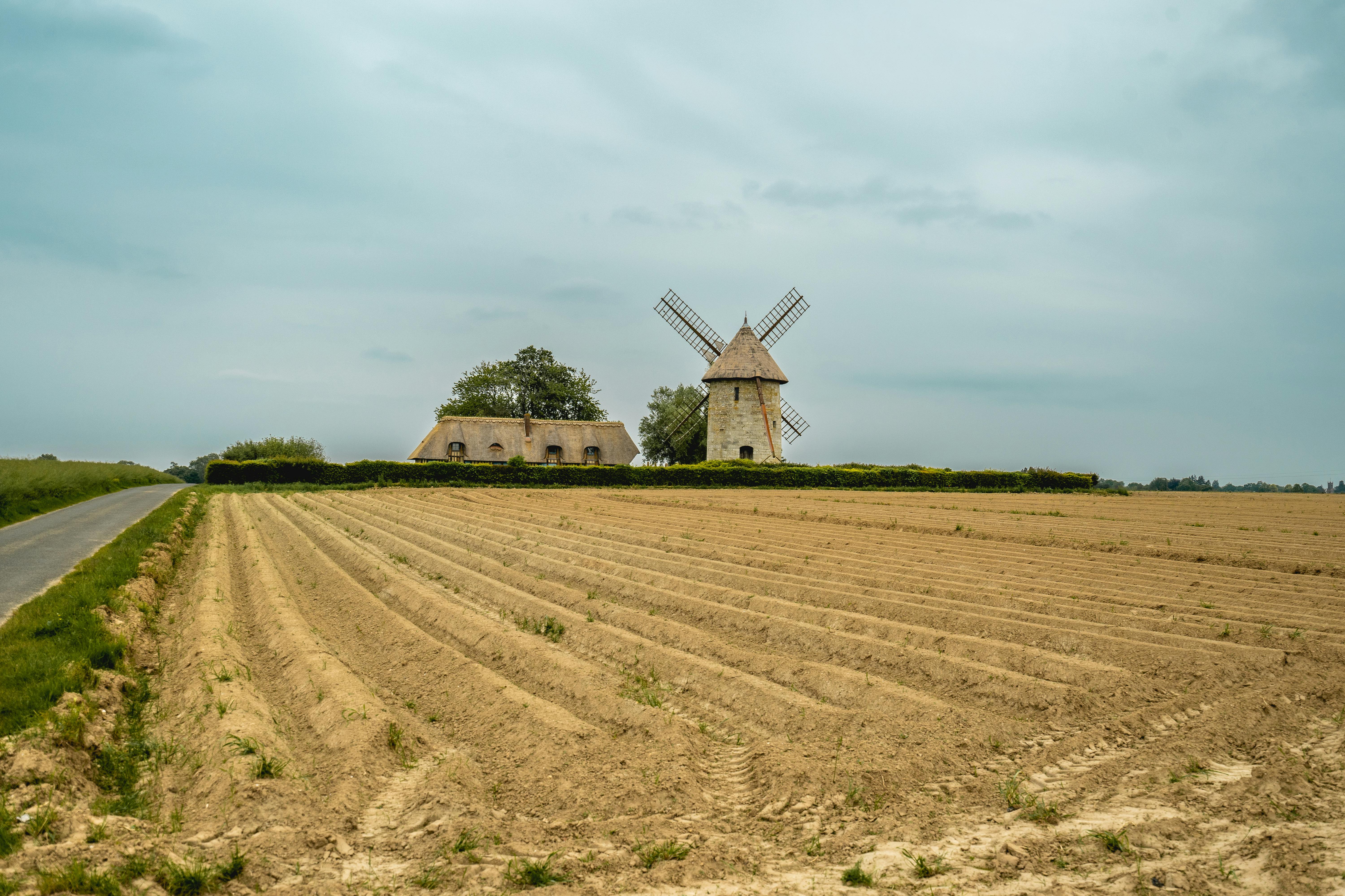 Verken Rustige Plattelandswegen in het Diepe Zuid-Frankrijk Verken Rustige Plattelandswegen in het Diepe Zuid-Frankrijk