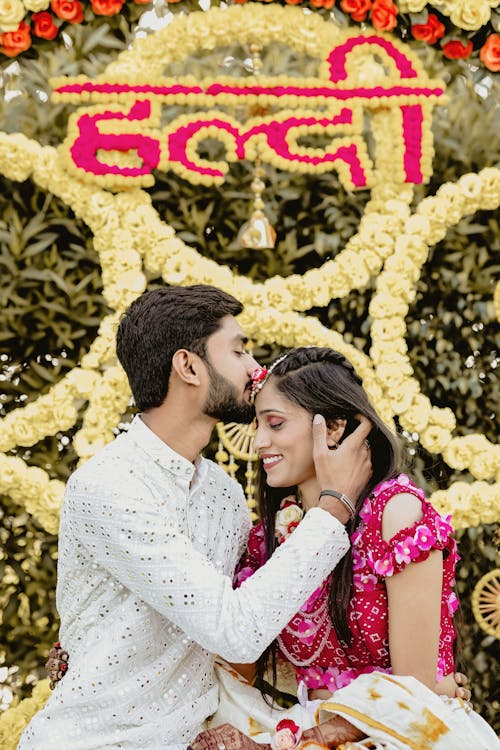 Foto profissional grátis de amor, beijando, cabelo comprido