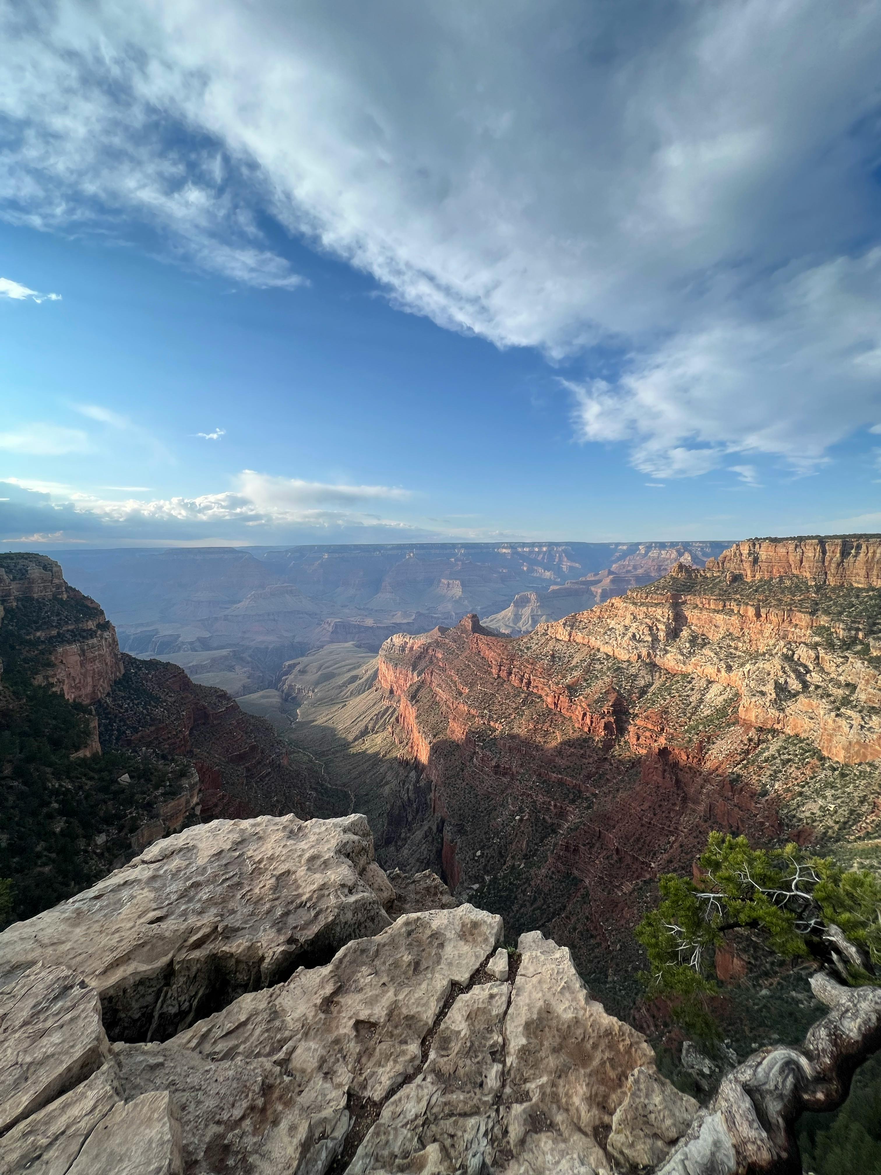 rocks around grand canyon in usa