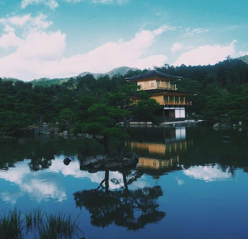 Безкоштовне стокове фото на тему «kinkaku-ji, буддійський храм, відображення»