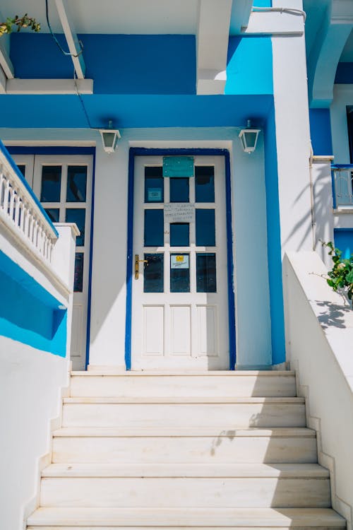 Kostnadsfri bild av blå, byggnad, dörr