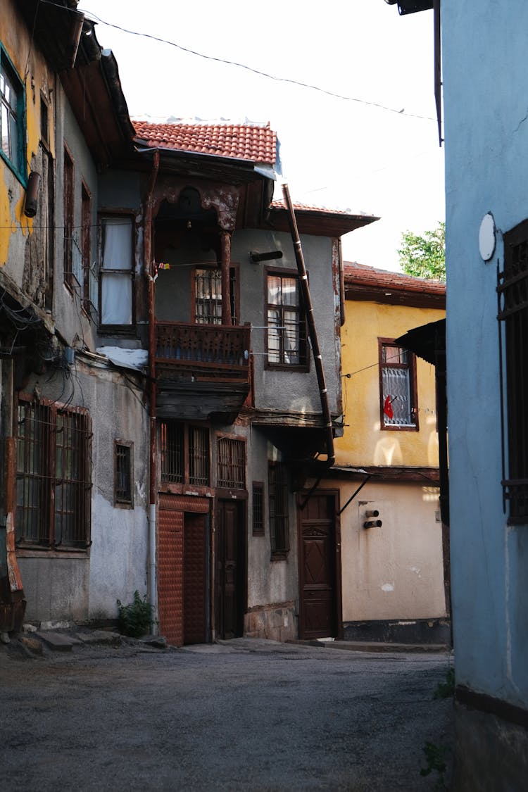 An Old House In A Narrow Alley 