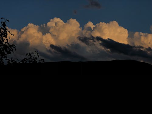 Foto stok gratis awan, bukit, indah