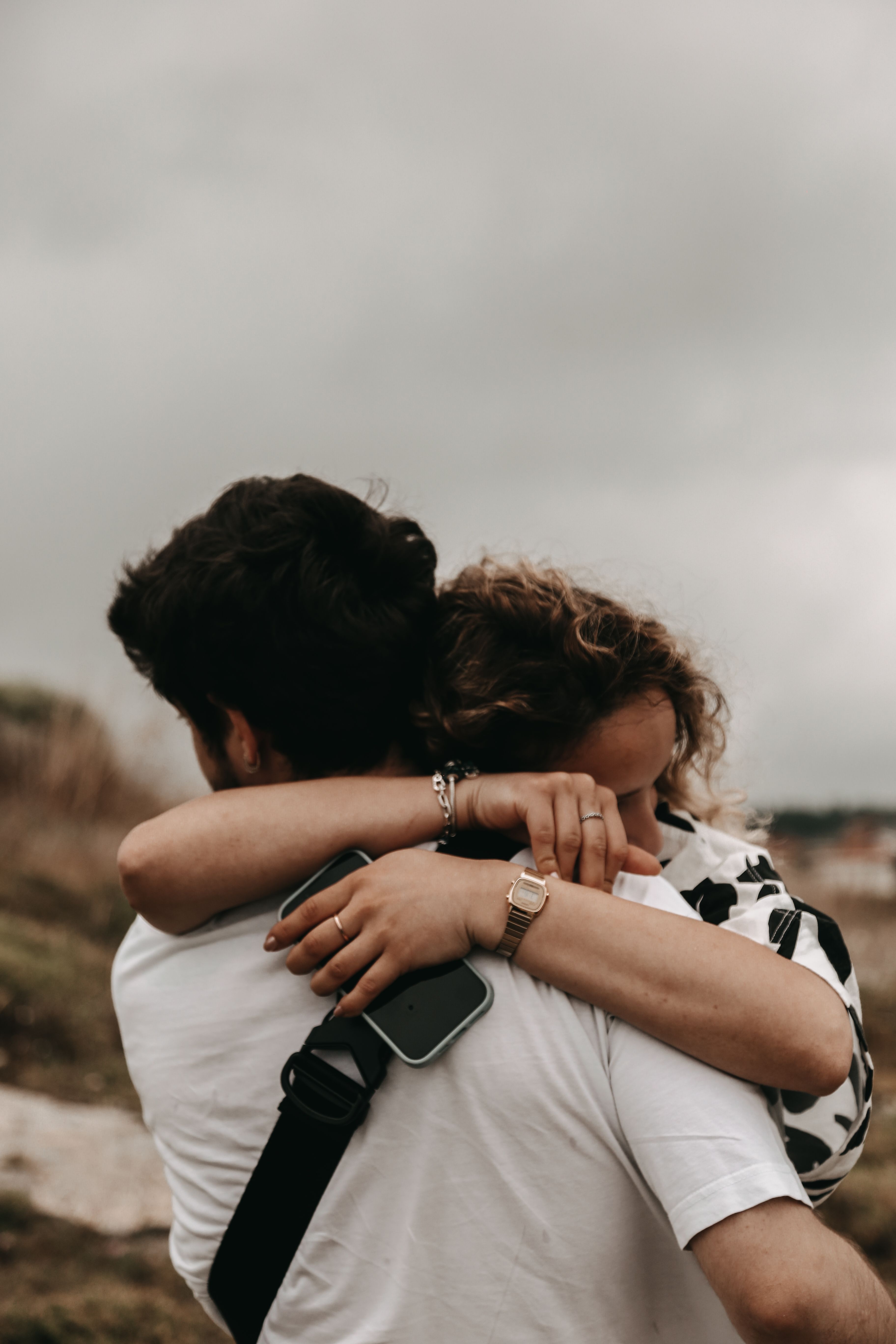 Online dating: starting a conversation on a niche platform