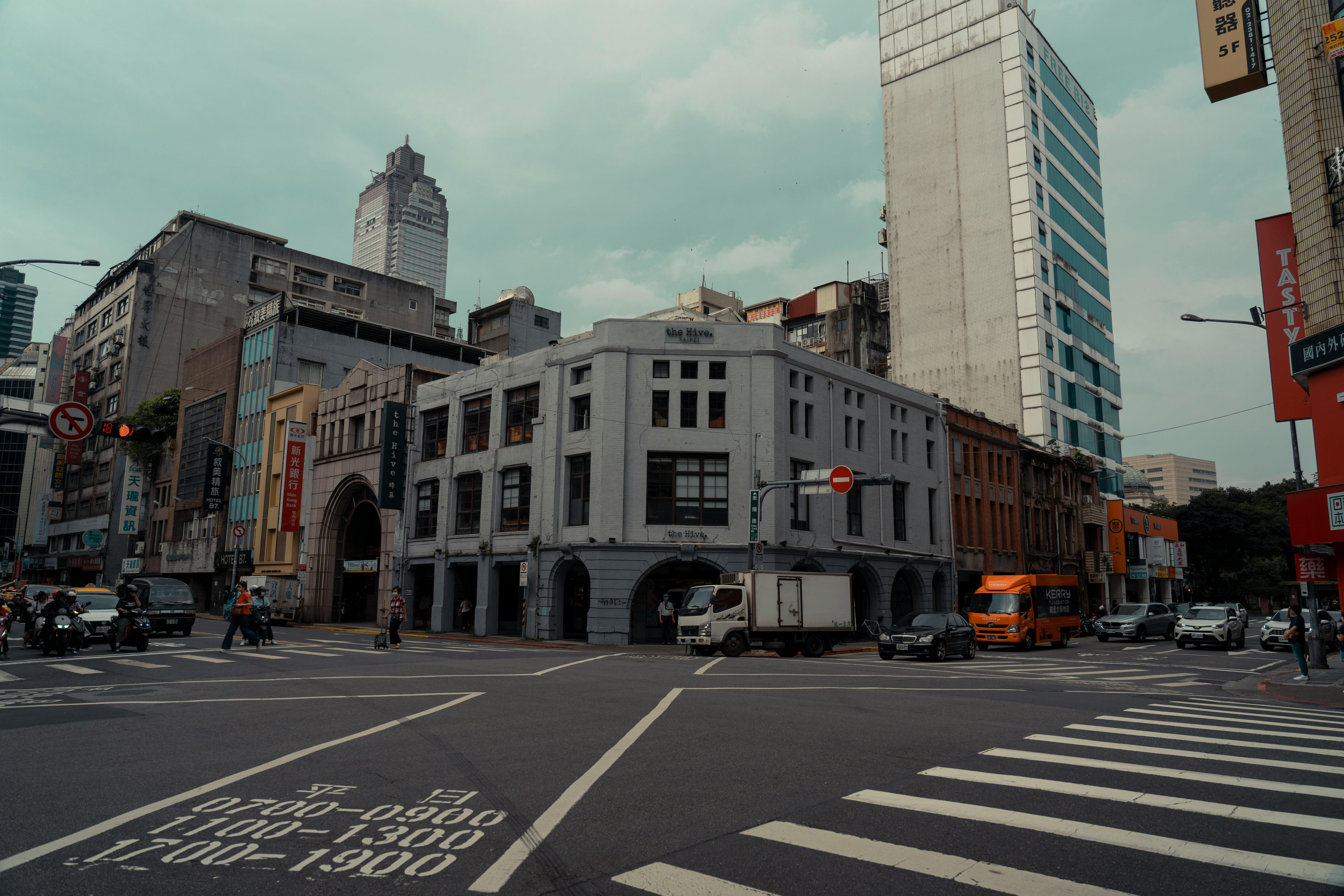 マジバン in Taipei Taiwan - Girl on a Zebra