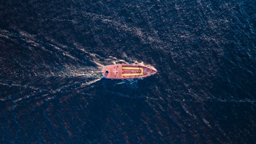 Kostenloses Stock Foto zu aufsicht, blaues wasser, boot