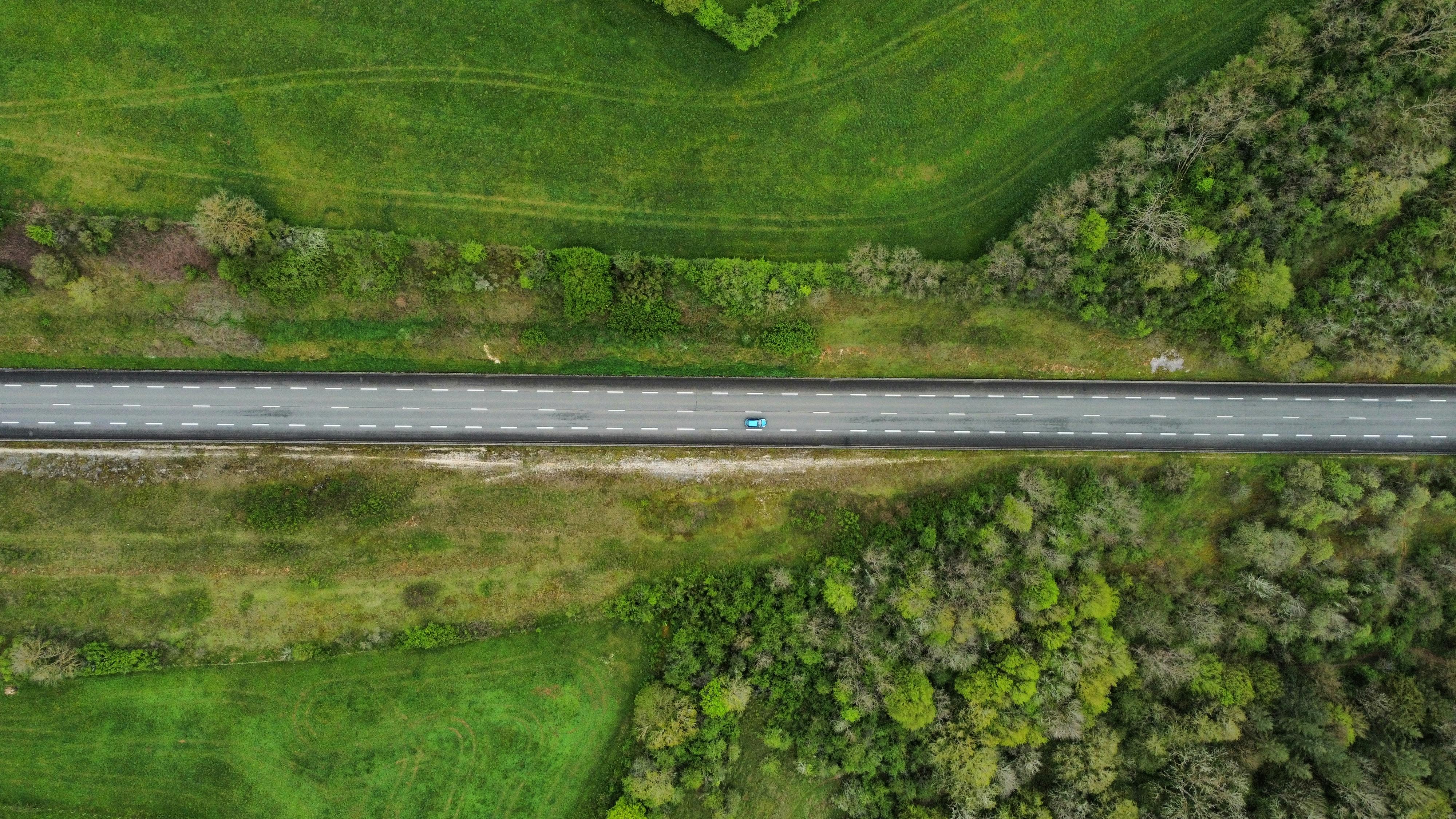 evs explained sustainability — Photo by Antoine Delavenne-Peyrou on Pexels