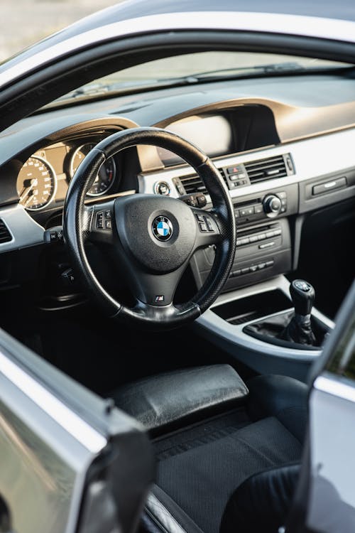 Foto stok gratis BMW, interior mobil, kemudi mobil