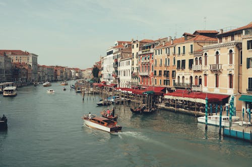 Immagine gratuita di canale, cittadina, edifici