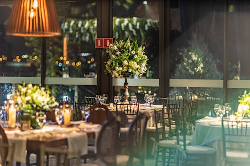 Foto profissional grátis de arranjo de flores, banquete, celebração