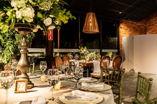 Foto profissional grátis de arranjo de flores, banquete, buquês de flores