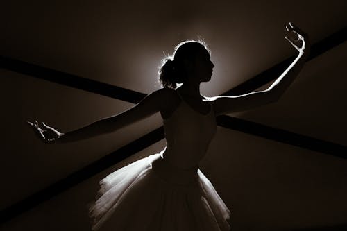 Foto stok gratis balerina, bayangan hitam, kaum wanita