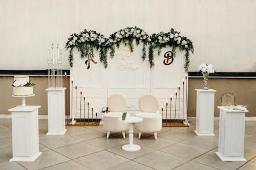 Základová fotografie zdarma na téma aranžování květin, bílý nábytek, elegantní