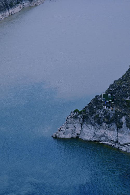Бесплатное стоковое фото с Аэрофотосъемка, берег океана, вертикальный выстрел