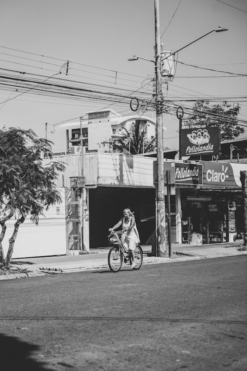 Fotos de stock gratuitas de blanco y negro, calle, calles de la ciudad