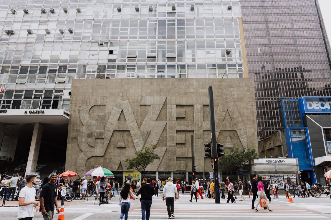 Historic landmark street scene in daylight, matching the urban-awareness and movement guidance in Sao Paulo.