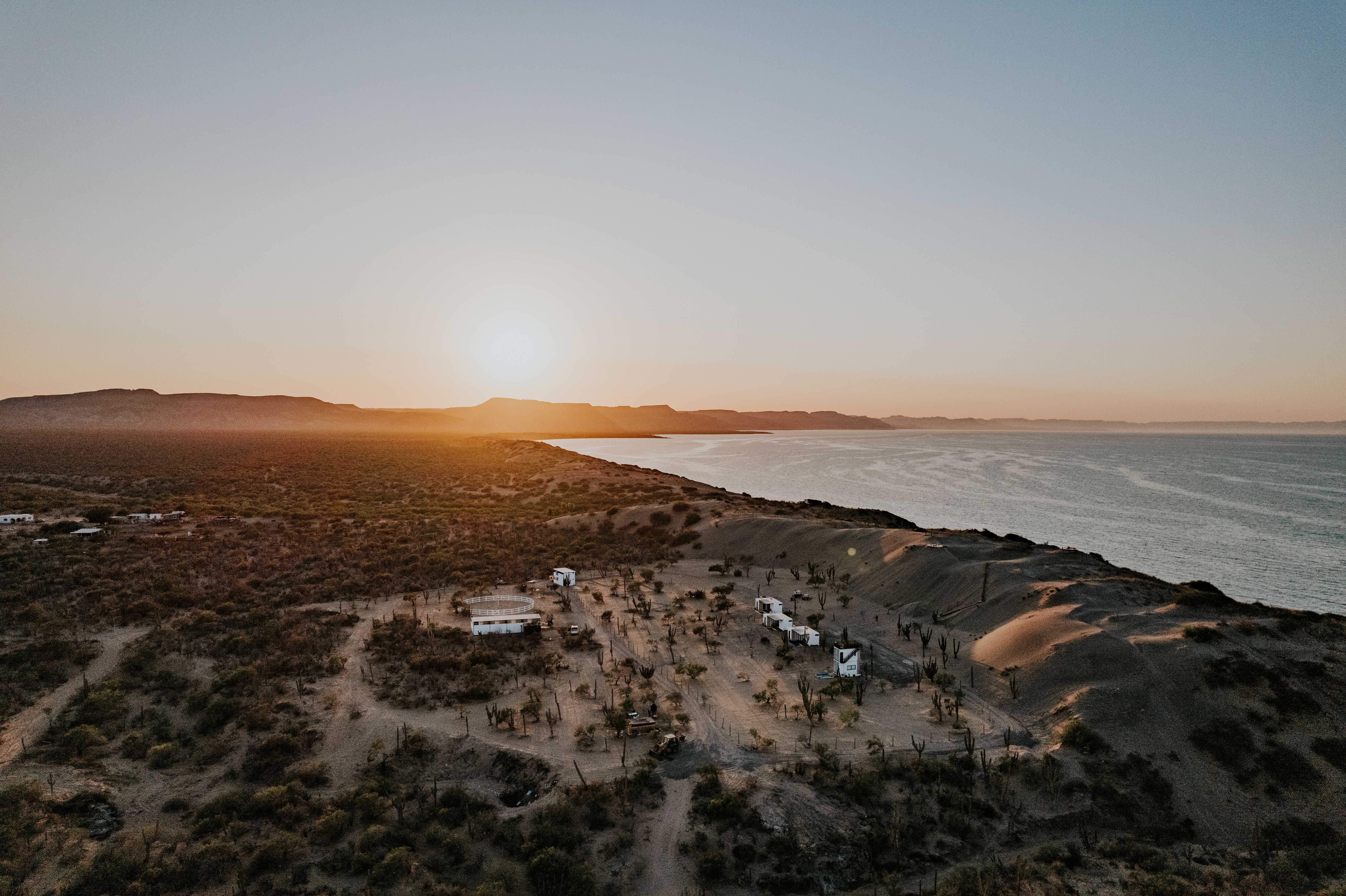 Farm next to the Sea · Free Stock Photo