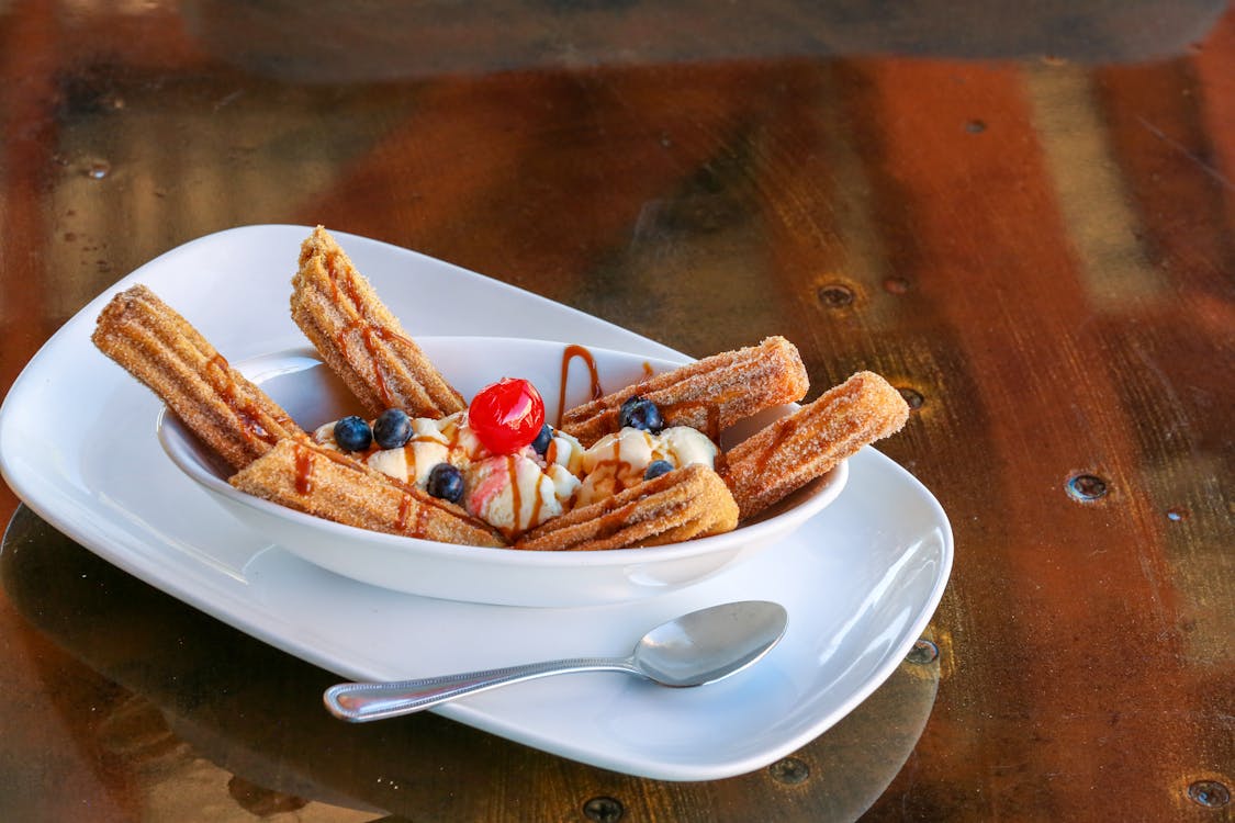 Churros Auf Einer Schüssel