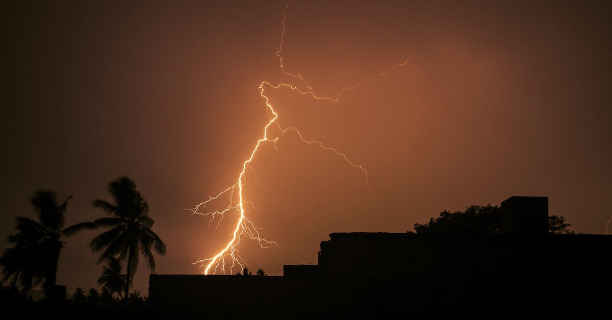 今炎熱飆36度高溫 午後記得防範局部雷陣雨