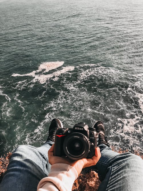 Fotobanka s bezplatnými fotkami na tému človek, denné svetlo, fotoaparát