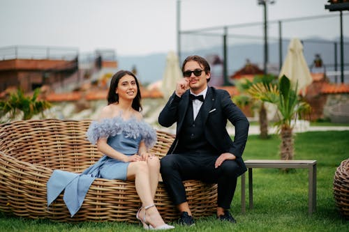 Cuplu stylish în aer liber