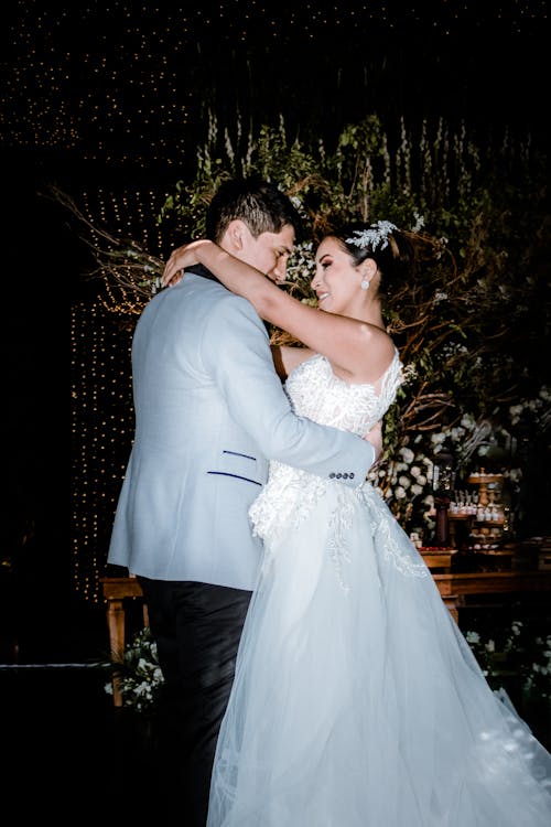 Foto d'estoc gratuïta de afectuós, amorós, boda