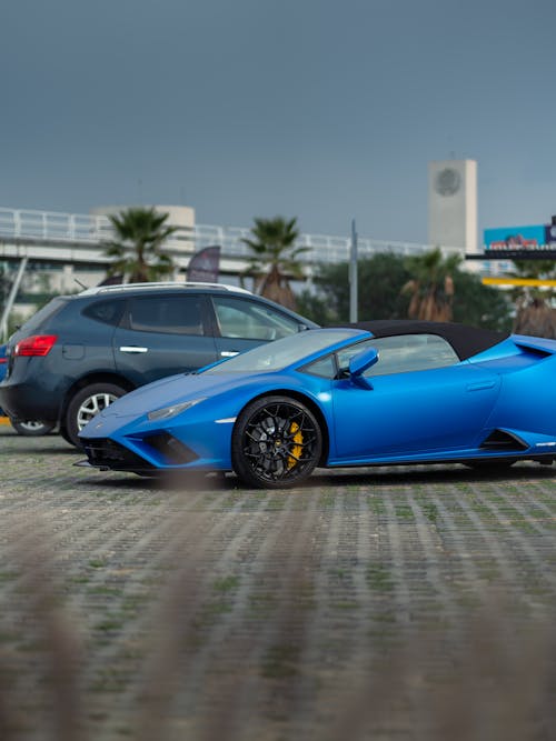 Fotobanka s bezplatnými fotkami na tému huracan, Lamborghini, mestský