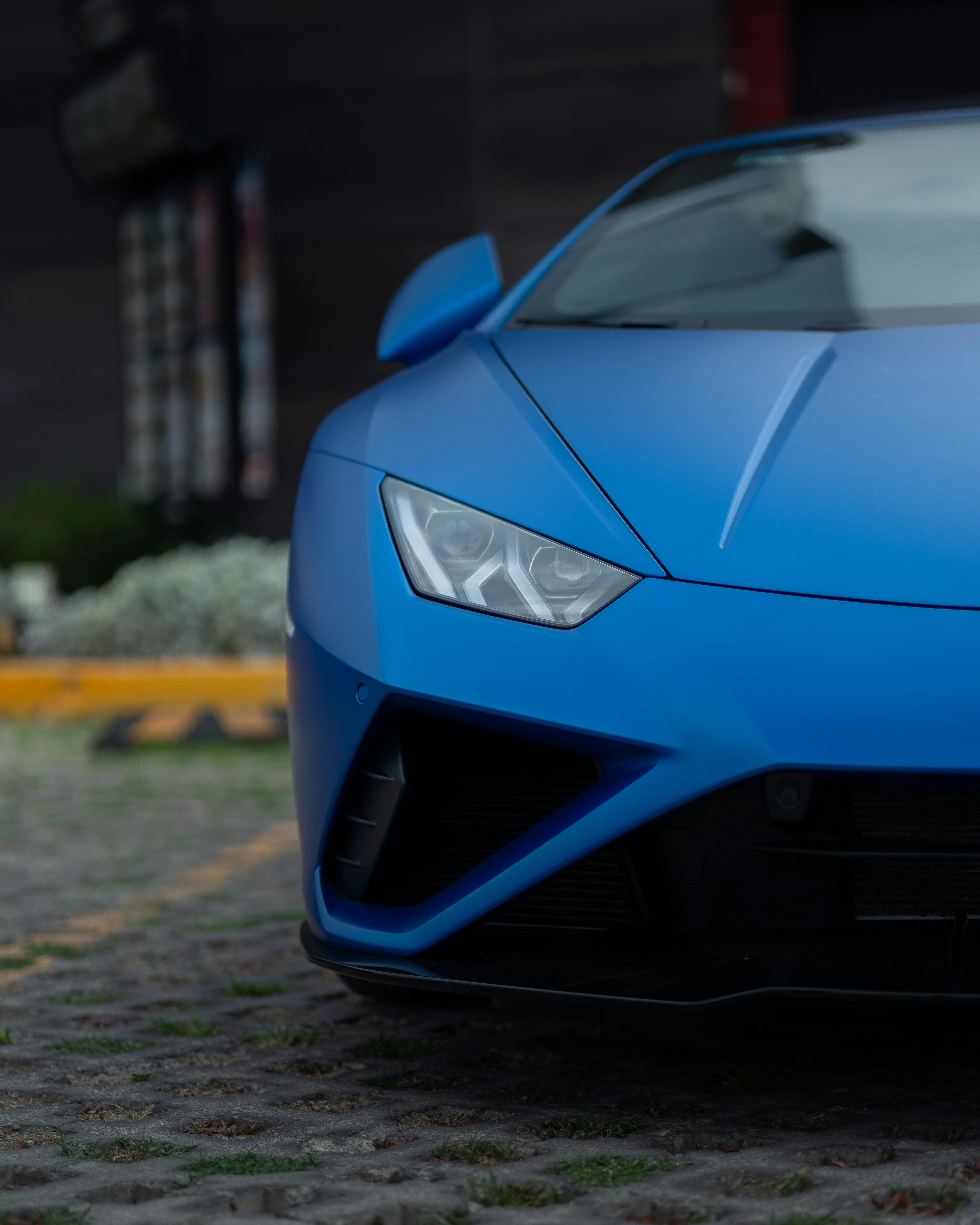 Blue lamborghini huracan Wallpapers Download