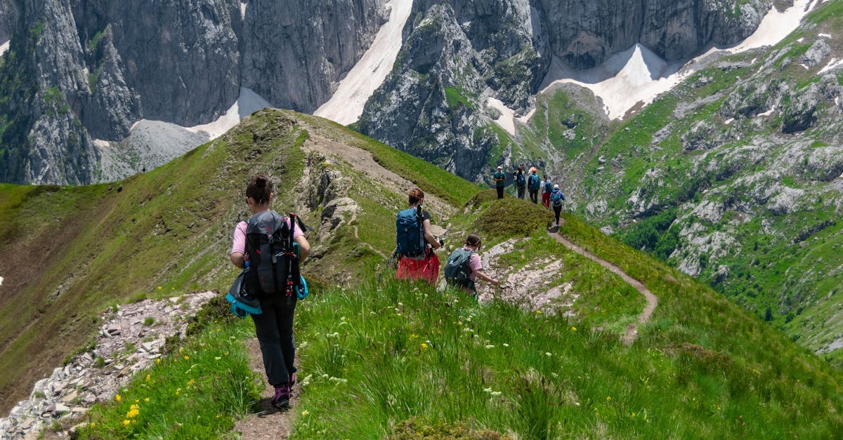 Organiser un Voyage Minimaliste en Mode Randonnée