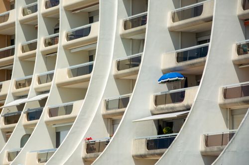 Free Captivating wave-style modern building in La Baule, France, showcasing unique architectural elegance. Stock Photo